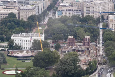 Chief justice allows work on $400M WH ballroom to continue